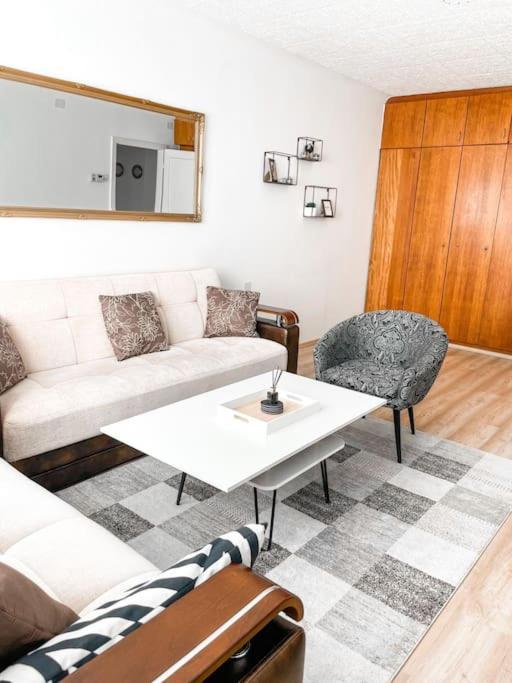 Rated - Ac, Wifi, 24h7days Self Check-in, Board Games, Netflix * Viena